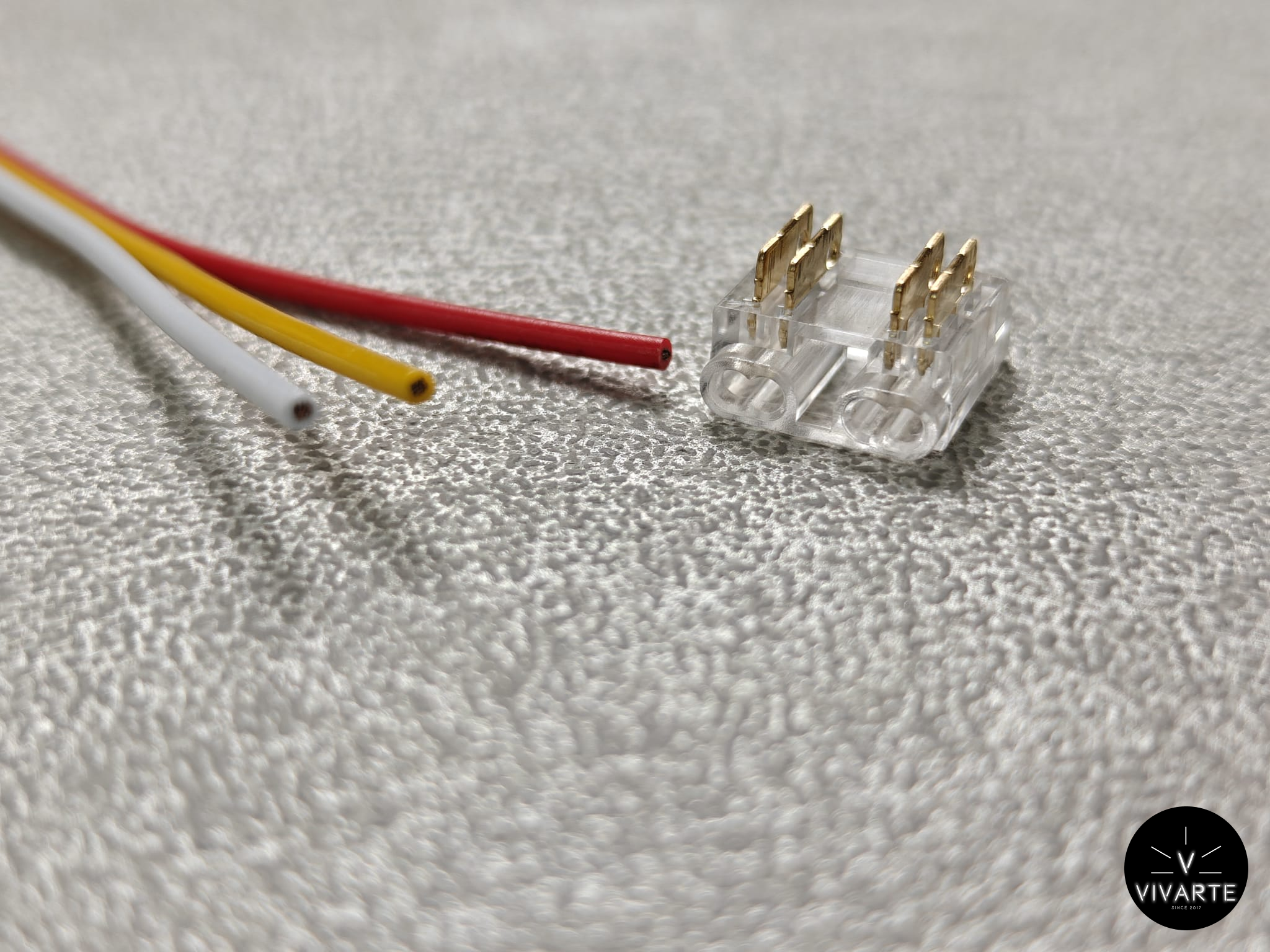 FCOB LED-riba kiirkinnitus 4PIN – juhe ↔ riba ühendus CCT ja RGB ribadele (8–10 mm, IP30)