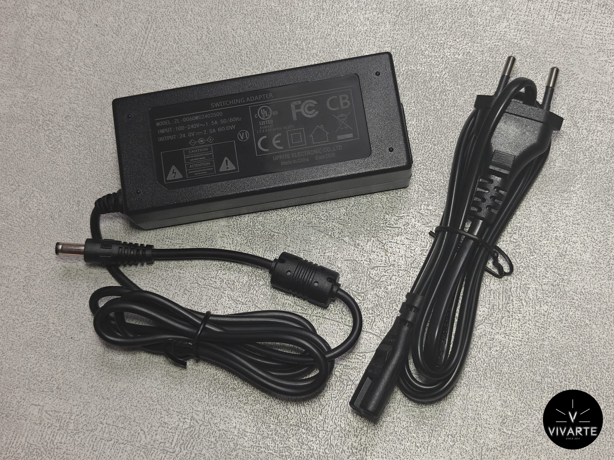 LED-adapter toiteplokk 24V koos sisend- ja väljundkaablitega