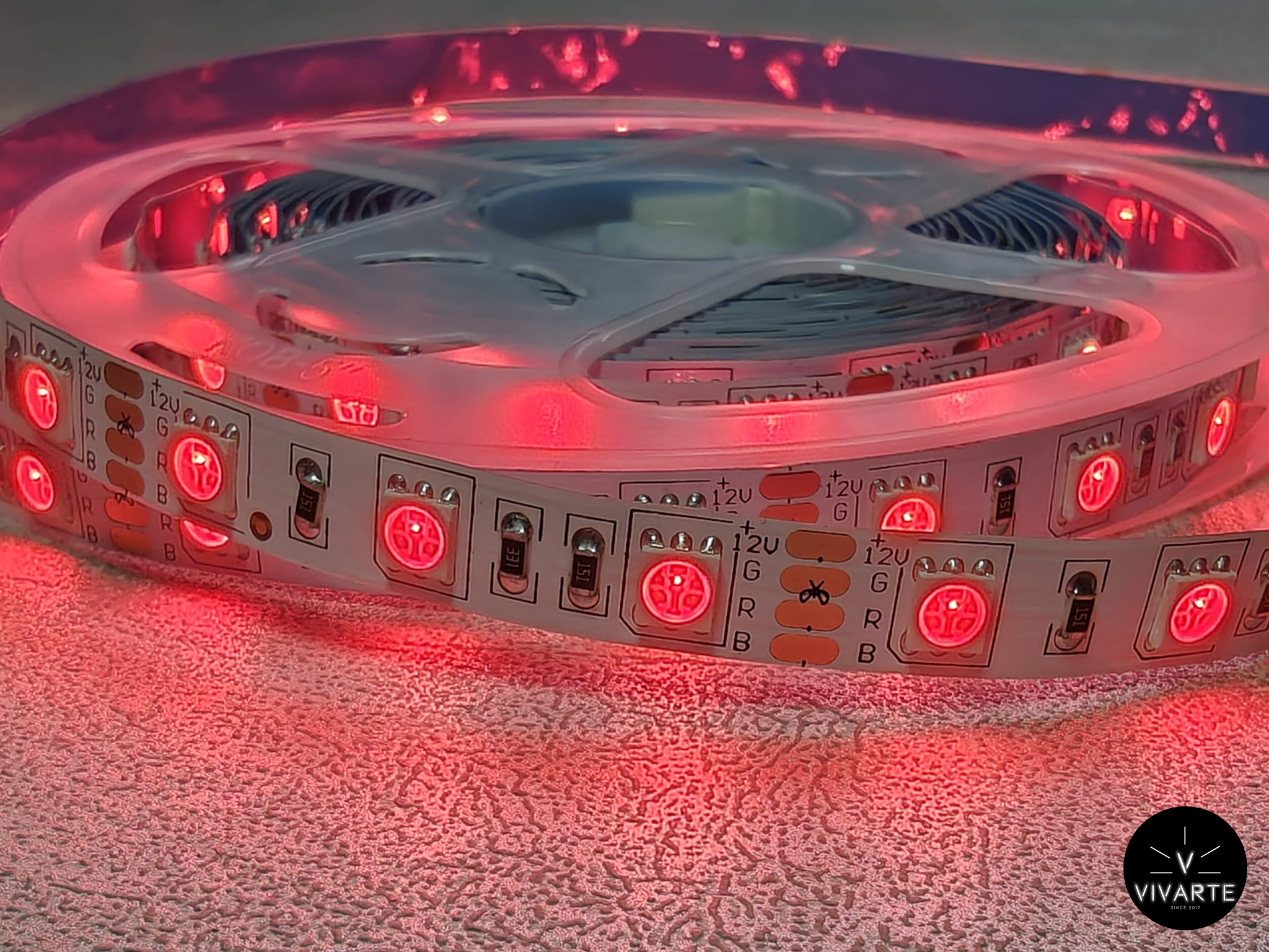 Vivarte SMD 5050 RGB LED-riba – punane valgus, 12W/m, 12V/24V, 5 m rull; RGB vs RGB+W (valge segatakse R+G+B)