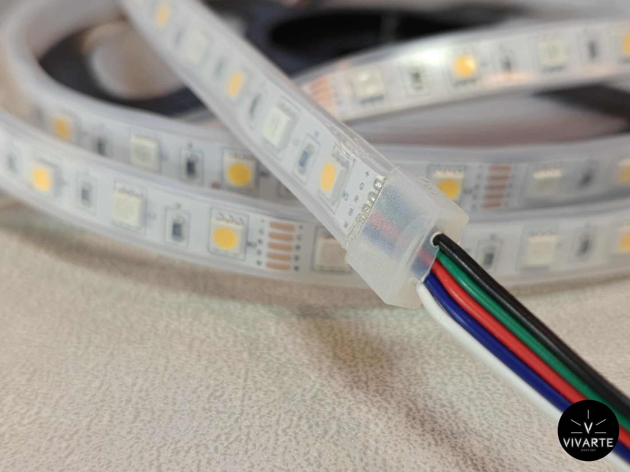 SMD 5050 RGB+W LED-riba IP67 – 5-sooneline RGBW kaabel (R, G, B, W, +), 60 LED/m, lõige iga 6 LED; niiskus- ja välitingimustesse