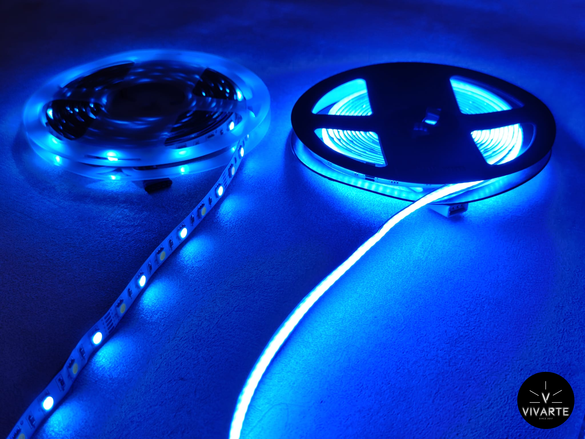 SMD RGB+W vs FCOB RGBW LED-riba – sinine toon, ühtlase joone võrdlus; 12V/24V, IP20/IP65/IP67 ja IP30/IP66 – Vivarte